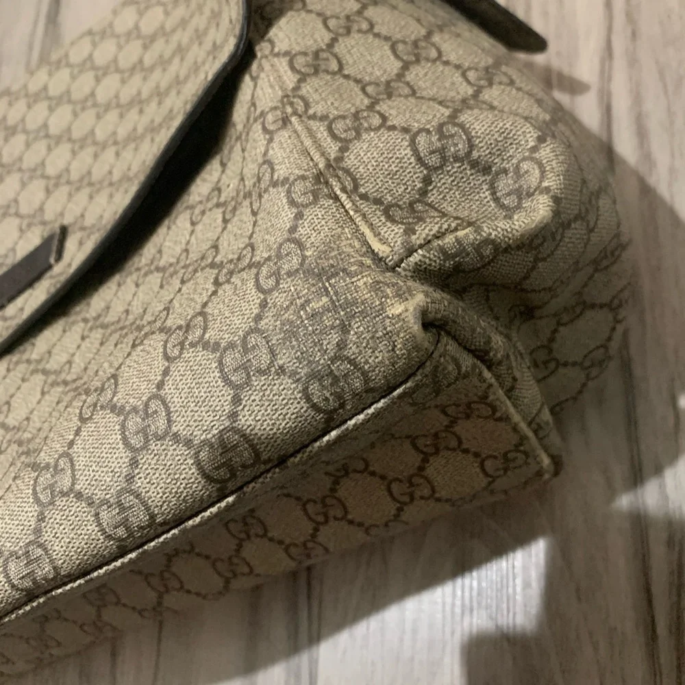 Gucci Beige GG Supreme Canvas Kids Messenger Bag with Brown Trim